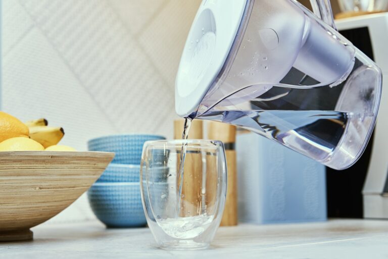 Carafe et verre d’eau : quels sont les obligations des professionnels ?